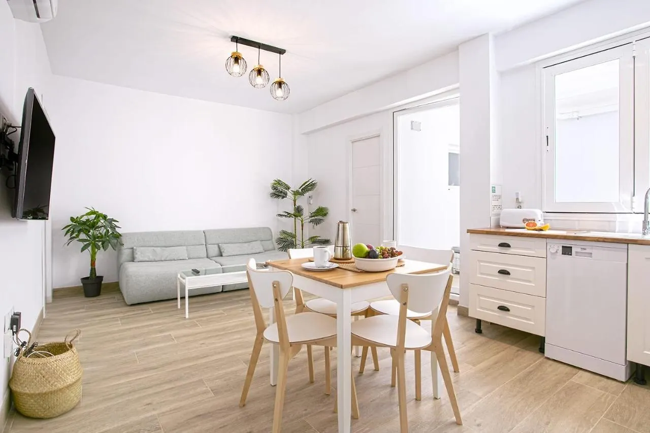 Precioso Apartamento Con Patio Malaga 0*,  Spain