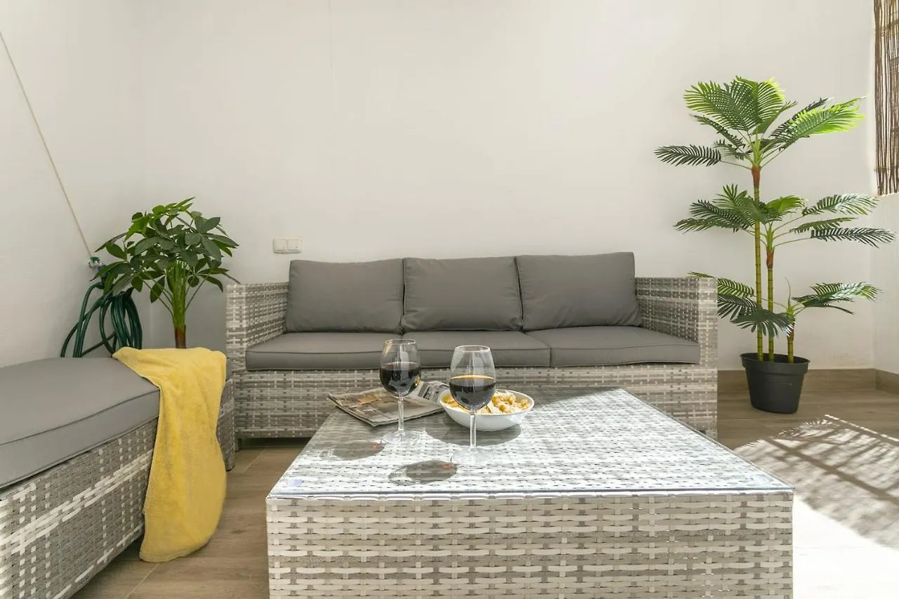 Precioso Apartamento Con Patio Malaga
